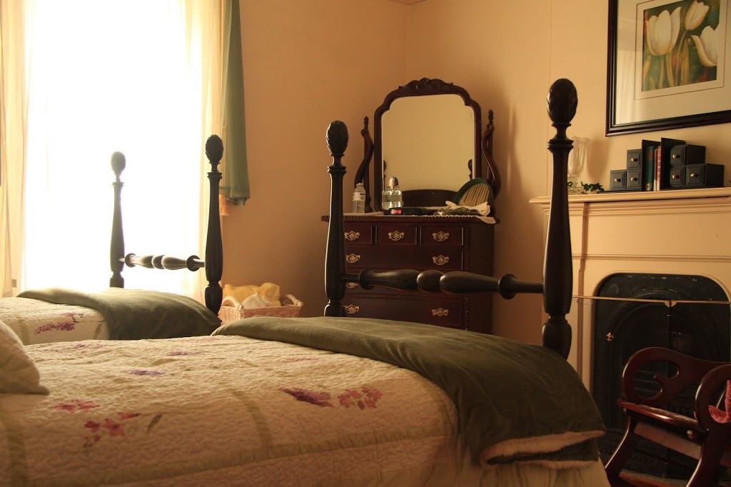 Meiklejohn House Bed & Breakfast | 116 Arthur St E, Harriston, ON N0G 1Z0, Canada | Phone: (519) 338-2671