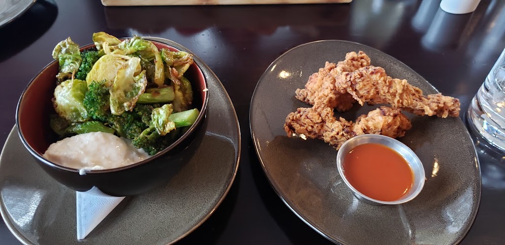 Spin Kitchen & Bar | 100 Kent St, Ottawa, ON K1P 5R7, Canada | Phone: (613) 783-4202