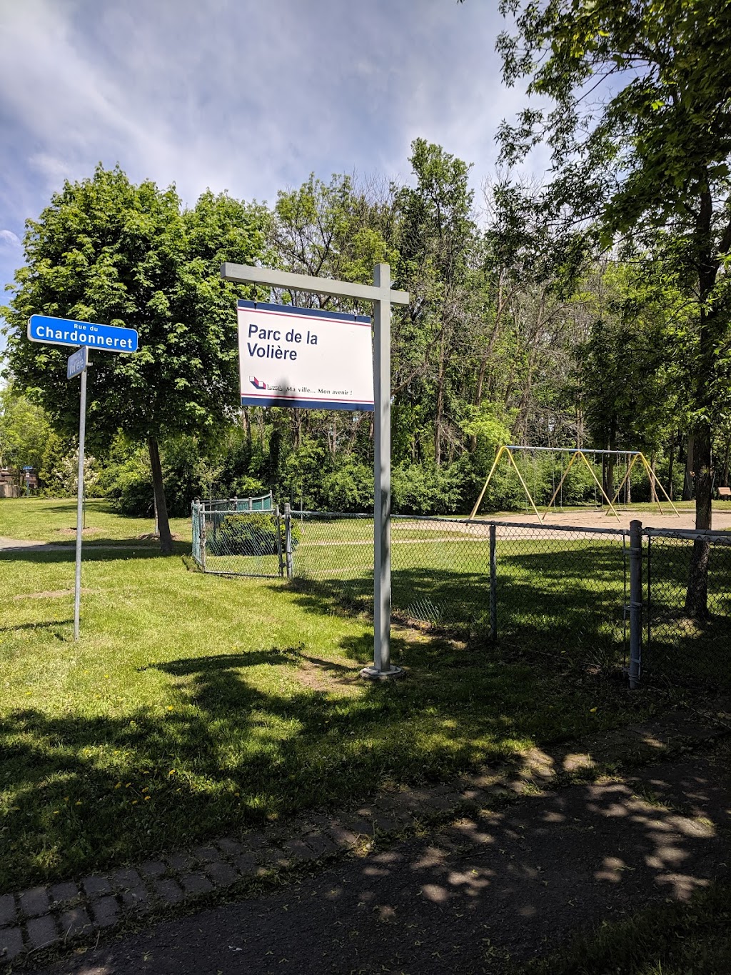 Centre de la Petite Enfance Harmonie Soleil | 2400 Av. de la Volière, Laval, QC H7L 4B6, Canada | Phone: (450) 963-2519