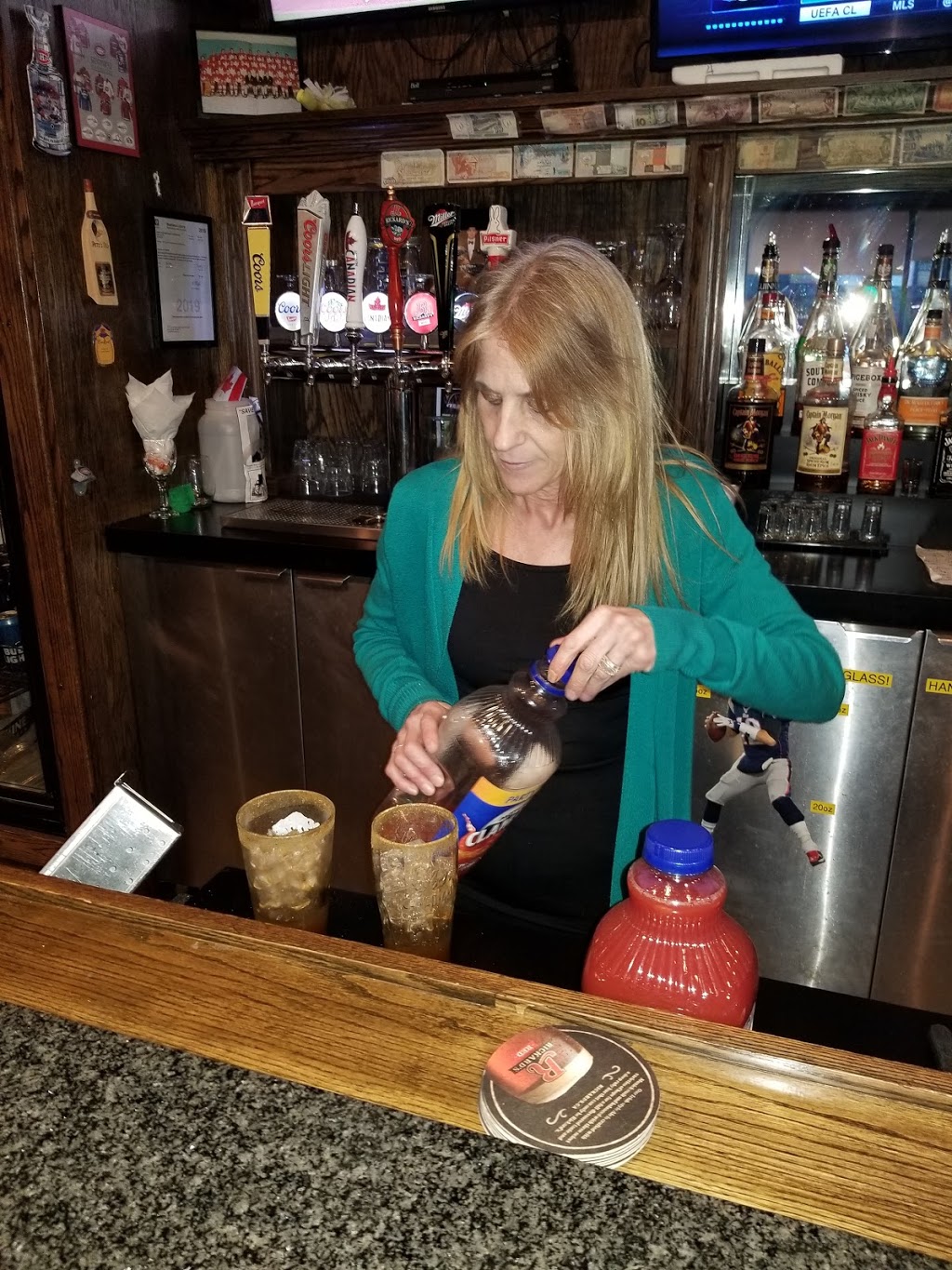 Petes Pad Restaurant & Sports Bar | 609 Clarke Rd Unit 1, London, ON N5V 4C1, Canada | Phone: (519) 457-2222