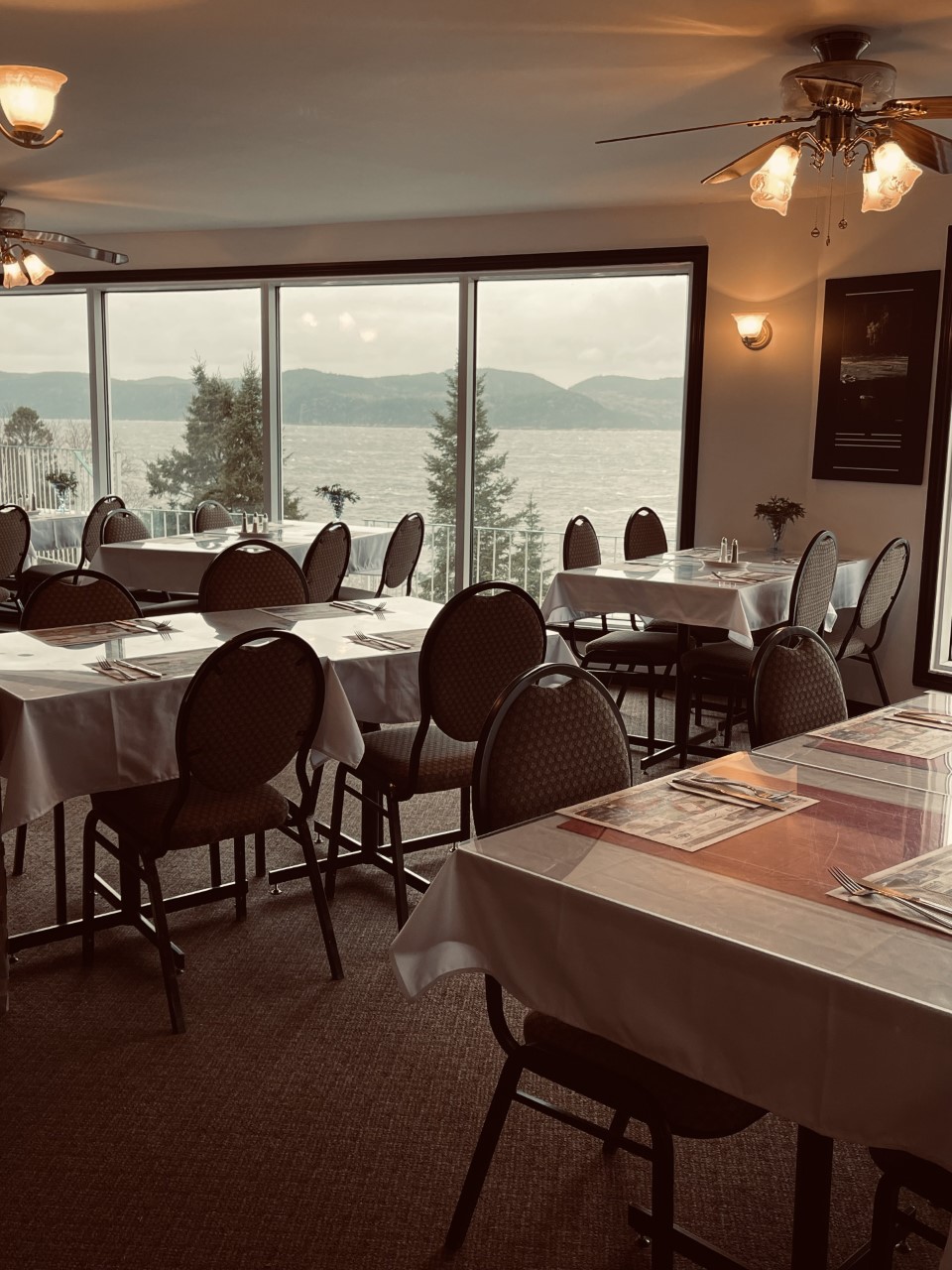 Auberge de la Rivière Saguenay | 9122 Chem. de la Batture, La Baie, QC G7B 3P6, Canada | Phone: (418) 697-0222