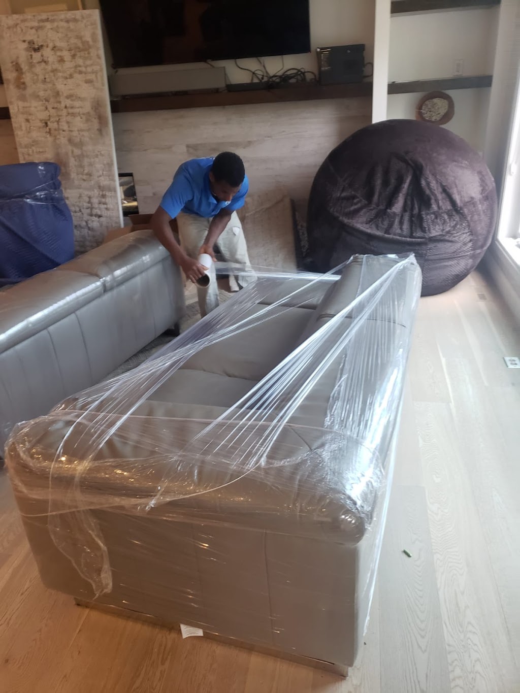Diamond Express Movers | 243 Maddock Way NE, Calgary, AB T2A 3X5, Canada | Phone: (587) 974-0482