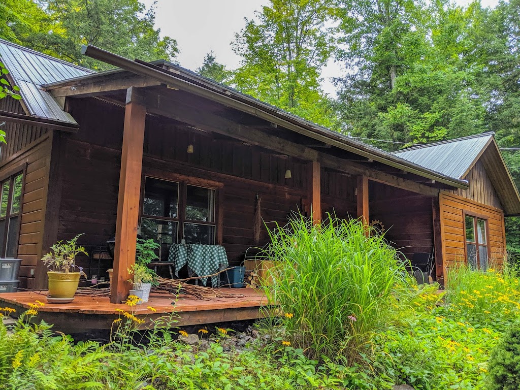 Chalet Le Boisé | 24 Chem. des Sentiers, Wakefield, QC J0X 3G0, Canada | Phone: (438) 499-9040
