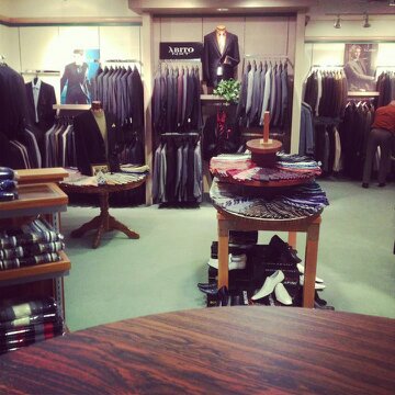 Joseph Mens Clothier | 1029 Brodie Dr, Orillia, ON L3V 6H4, Canada | Phone: (705) 326-5023