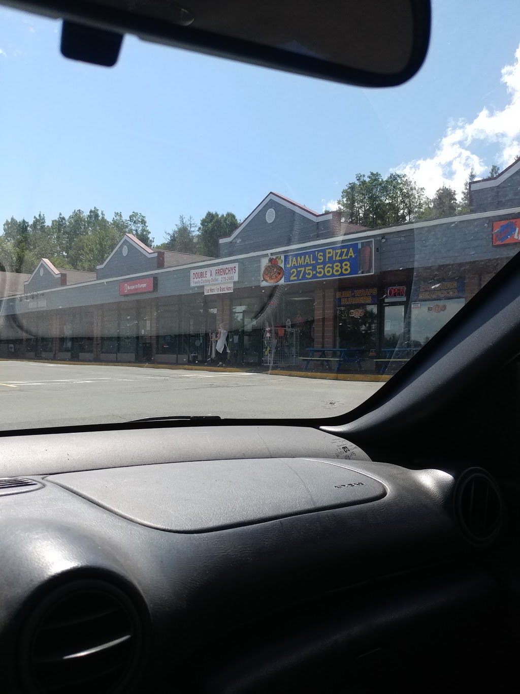 Jamals Pizza | 4115 Highway 3, Chester, NS B0J 1J0, Canada | Phone: (902) 275-5688