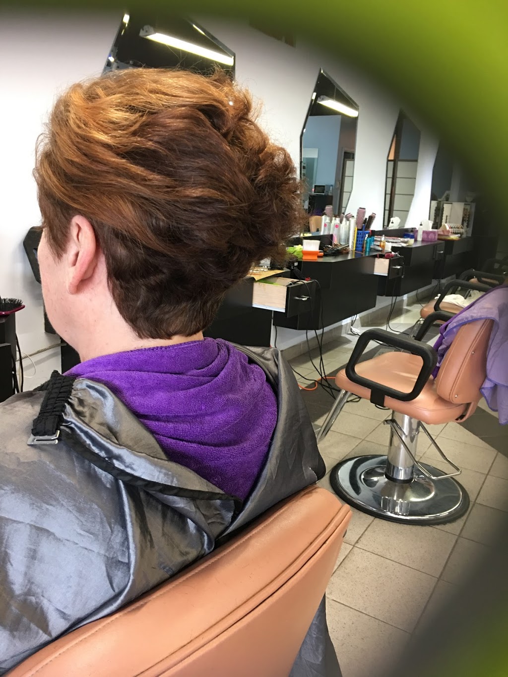 Lis Beauty Salon | 2300 John St #19, Thornhill, ON L3T 6G7, Canada | Phone: (647) 989-7778