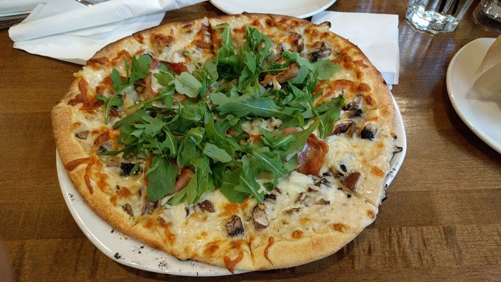 Chinos Bistro | 824 Main St, Steinbach, MB R5G 2H4, Canada | Phone: (204) 326-9053