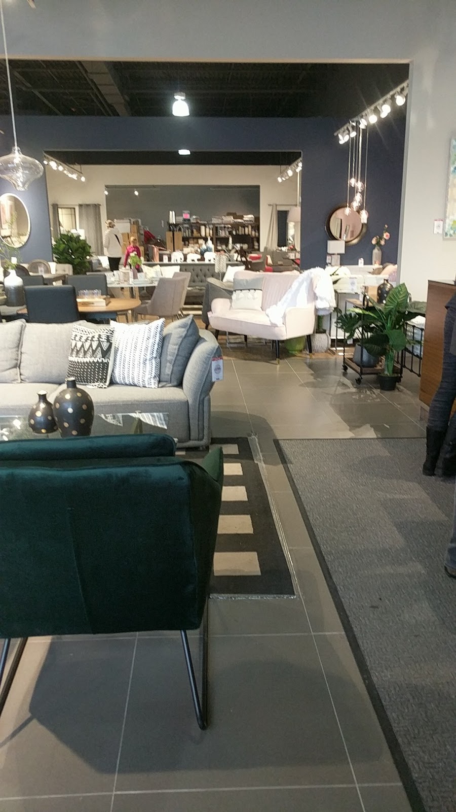 Structube | 160 N Queen St Unit 1, Etobicoke, ON M9C 1A8, Canada | Phone: (416) 622-2544
