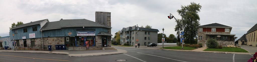 Depanneur Yu Jia | 650 Rue Principale, Laval, QC H7X 1E3, Canada | Phone: (450) 689-4990