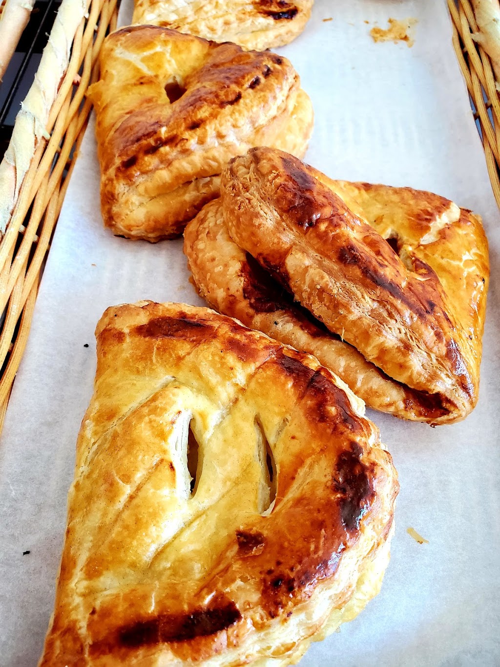 Boulangerie Des Pains et des Roses | 830 Boulevard des Récollets, Trois-Rivières, QC G8Z 3W2, Canada | Phone: (819) 993-2838
