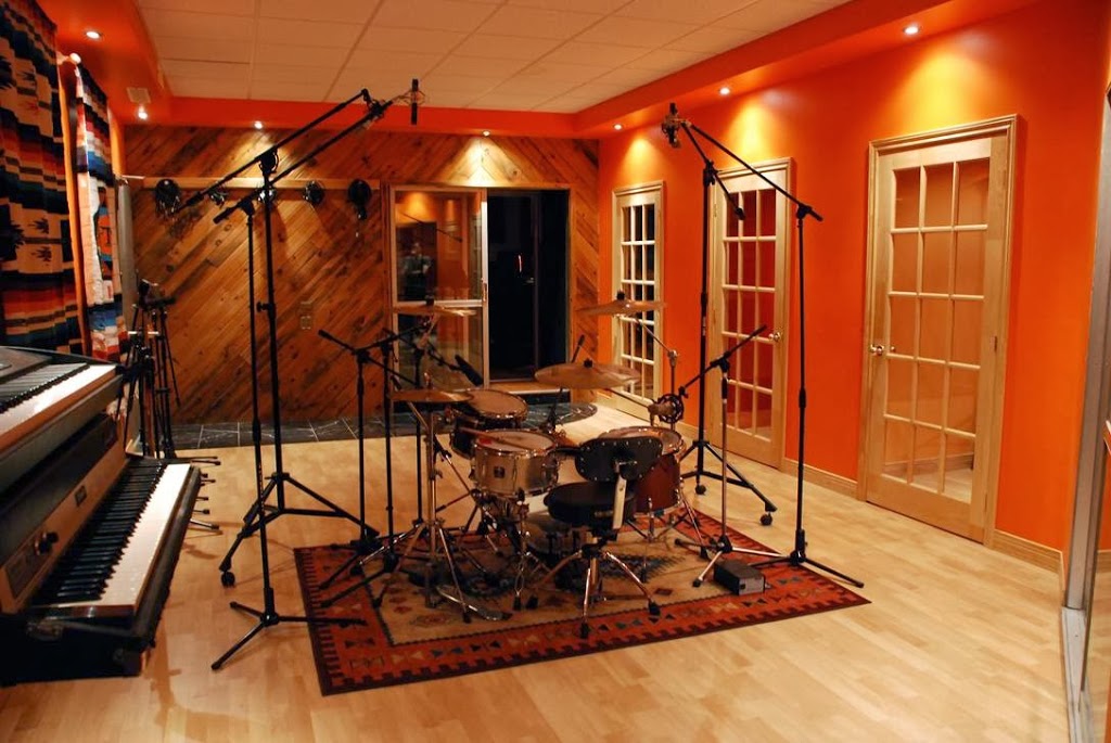 Charterhouse Studios | 46 Charterhouse Crescent, London, ON N5W 5V5, Canada | Phone: (519) 455-0304