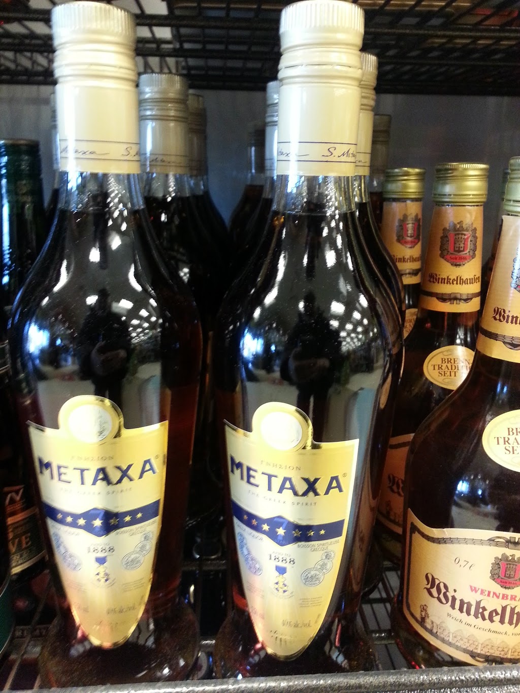 Charleswood Square Liquor Mart | 3900 Grant Ave Unit 1D, Winnipeg, MB R3R 3C2, Canada | Phone: (204) 987-4026
