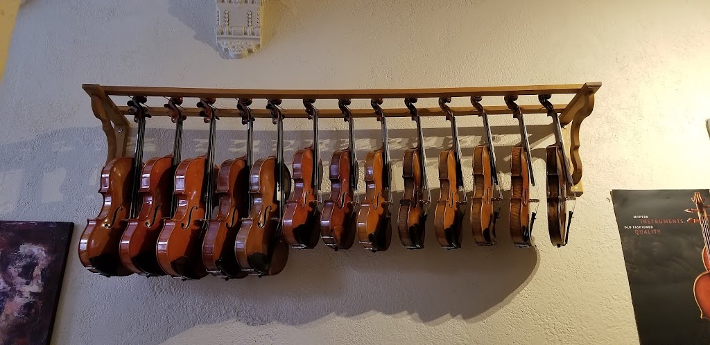 Olivier Pérot Luthier / La Maison du Violon | 3928 Rue St-Hubert, Montréal, QC H2L 4A5, Canada | Phone: (514) 845-2374