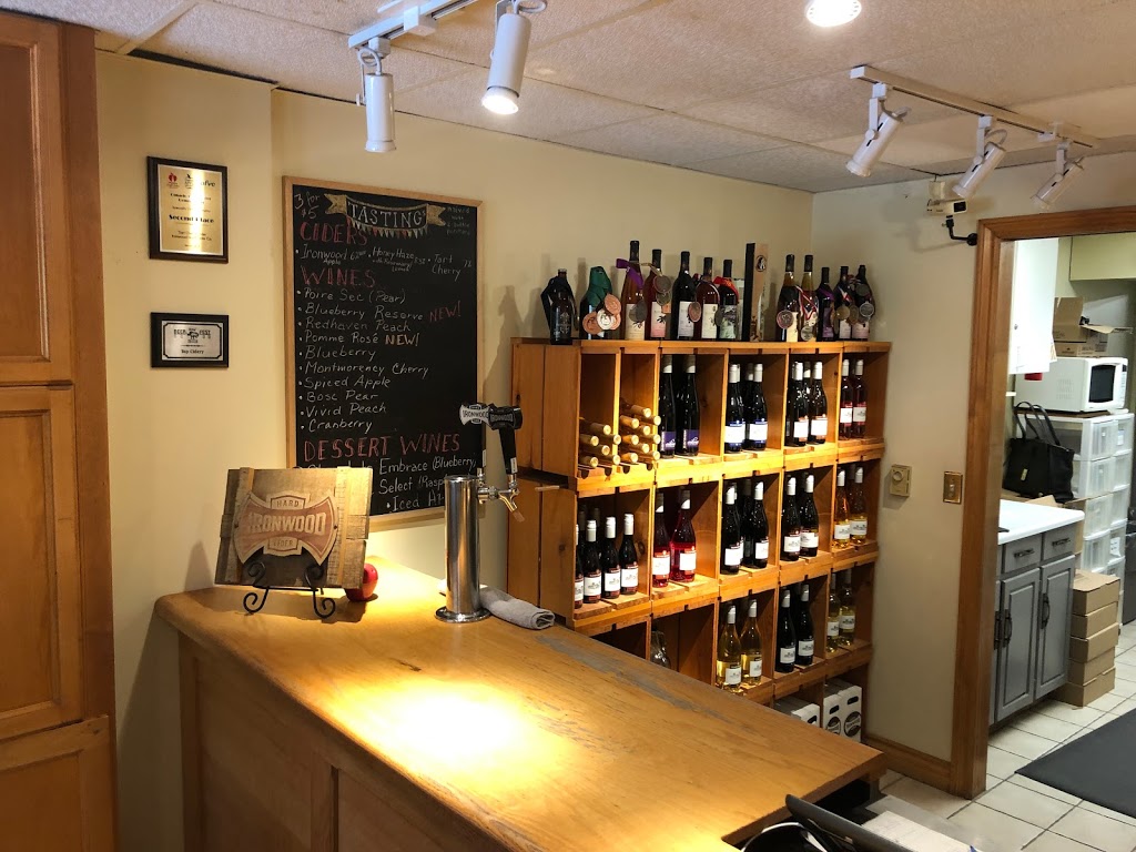 Sunnybrook Farm | 1425 Lakeshore Rd, Niagara-on-the-Lake, ON L0S 1J0, Canada | Phone: (905) 468-8878