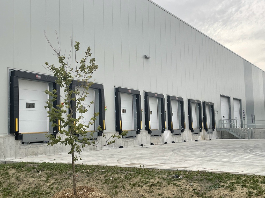 DSV Air & Sea Inc. | 1785 Rue Beaulac, Saint-Laurent, QC H4R 0S1, Canada | Phone: (514) 410-7800