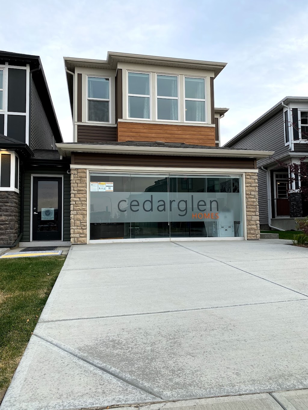 Cedarglen Homes Belmont Showhomes | 17 Belmont Villas SW, Calgary, AB T2X 4H3, Canada | Phone: (403) 257-5801