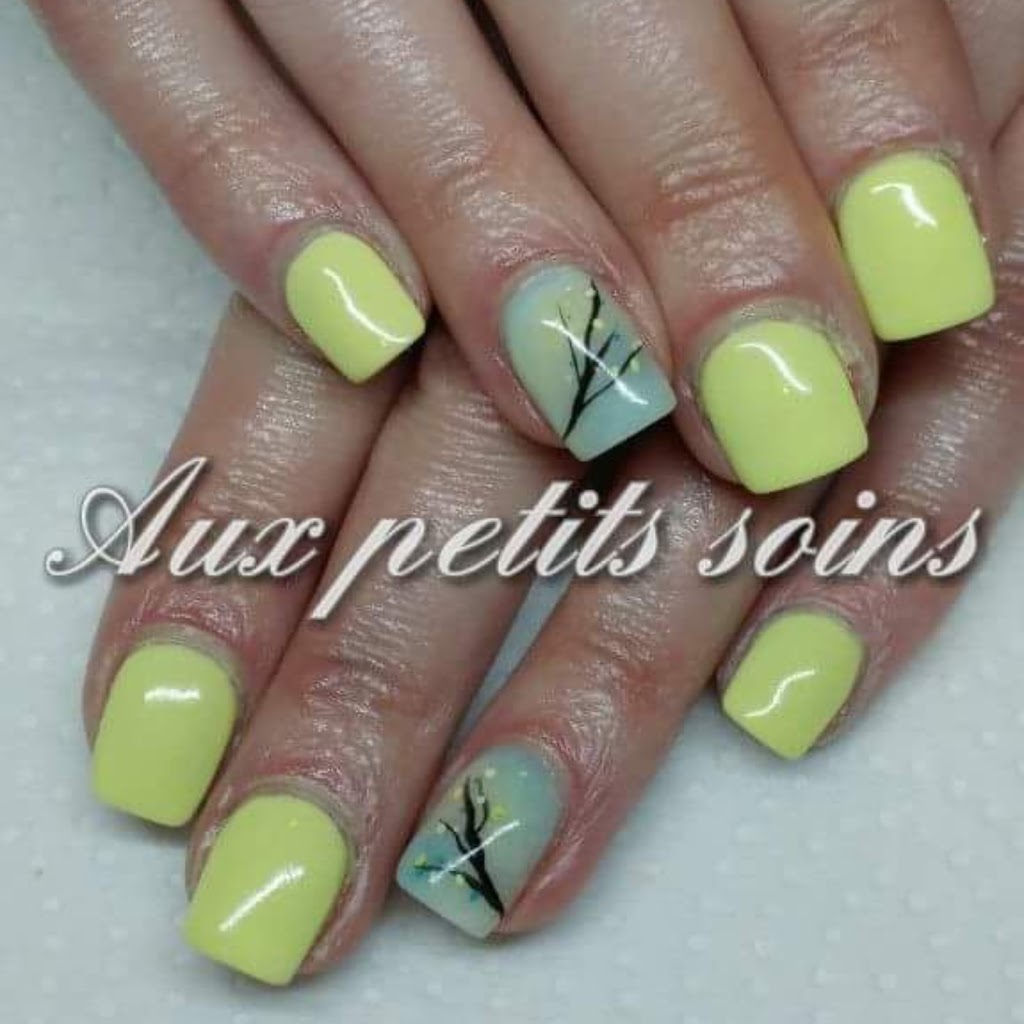 Aux petits soins, onglerie et esthétique | 69 Boulevard de lAnge-Gardien, LAssomption, QC J5W 1M2, Canada | Phone: (450) 657-7461