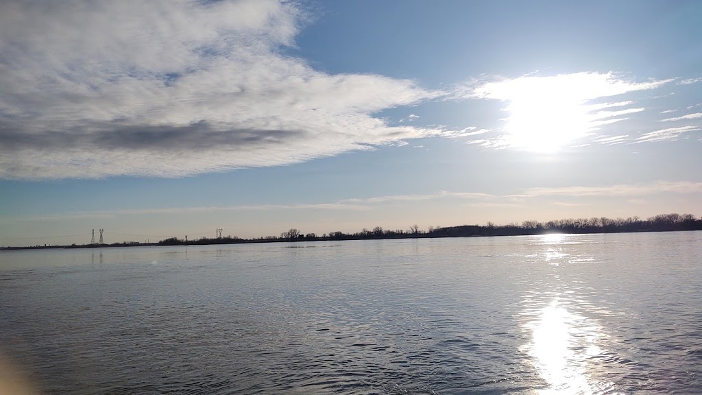 Débarcadère de bateaux | 210 Rue Sainte-Anne, Varennes, QC J3X 1R6, Canada | Phone: (450) 652-9888