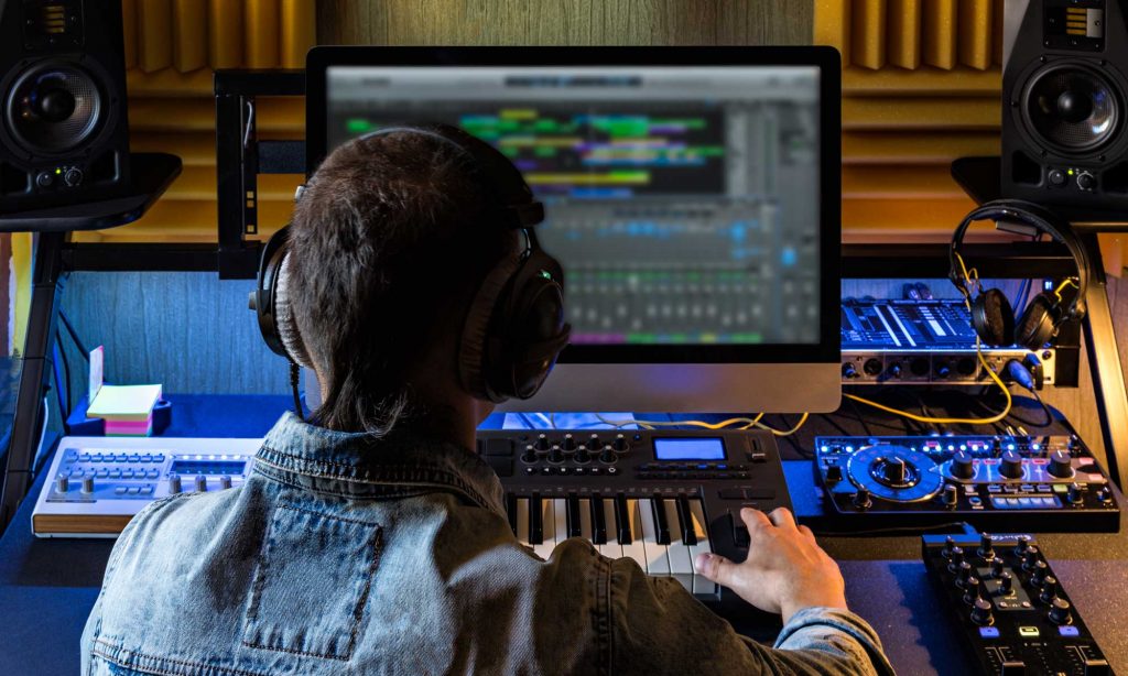 Pick Studio | 226 Queen St, Kincardine, ON N2Z 2S5, Canada | Phone: (519) 531-0390