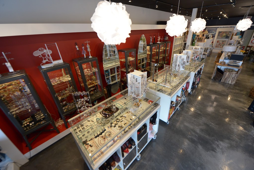 Laurence Alexandre | 1221 Rue Charles Albanel, Québec, QC G1X 4Y5, Canada | Phone: (418) 877-9914