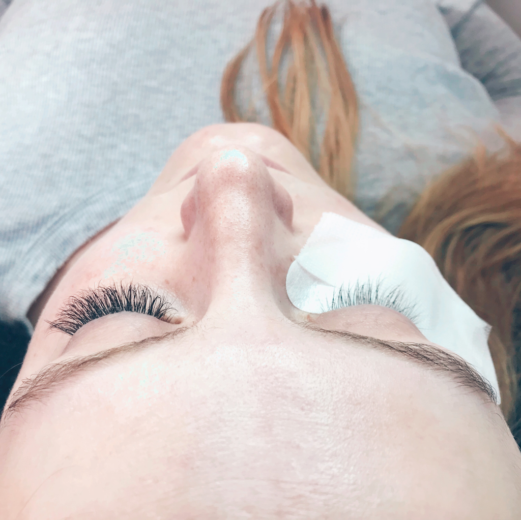 Ashs Lashes | 274 Old Muskoka Rd, Huntsville, ON P1H 2J2, Canada | Phone: (705) 380-6826