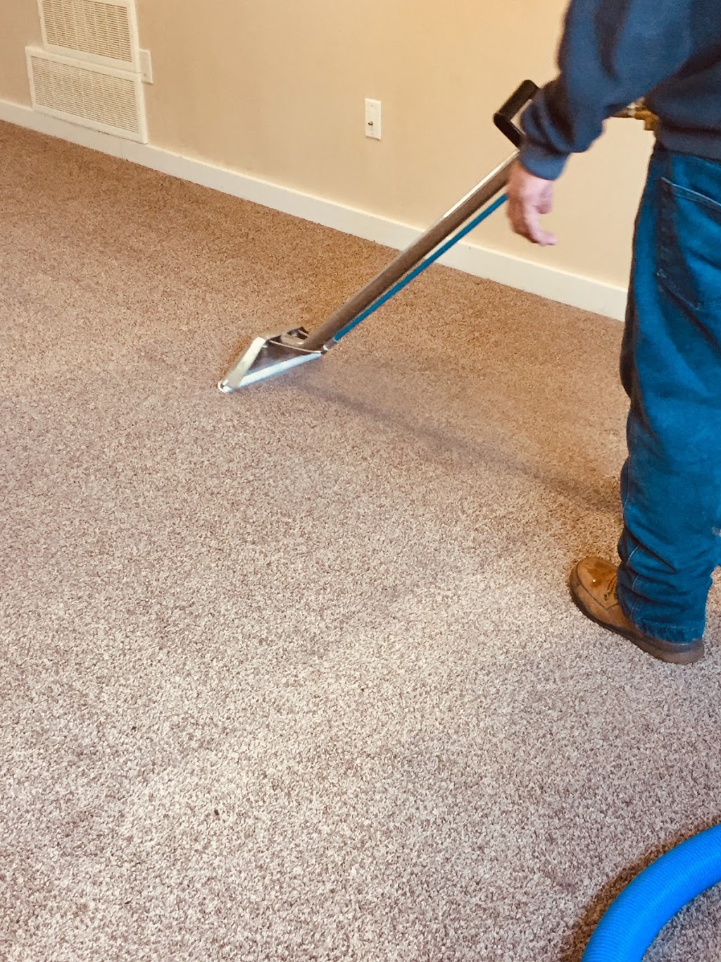 Action cleaning services | 351 Habitat Crescent NW, Edmonton, AB T5A 3A6, Canada | Phone: (780) 680-6337
