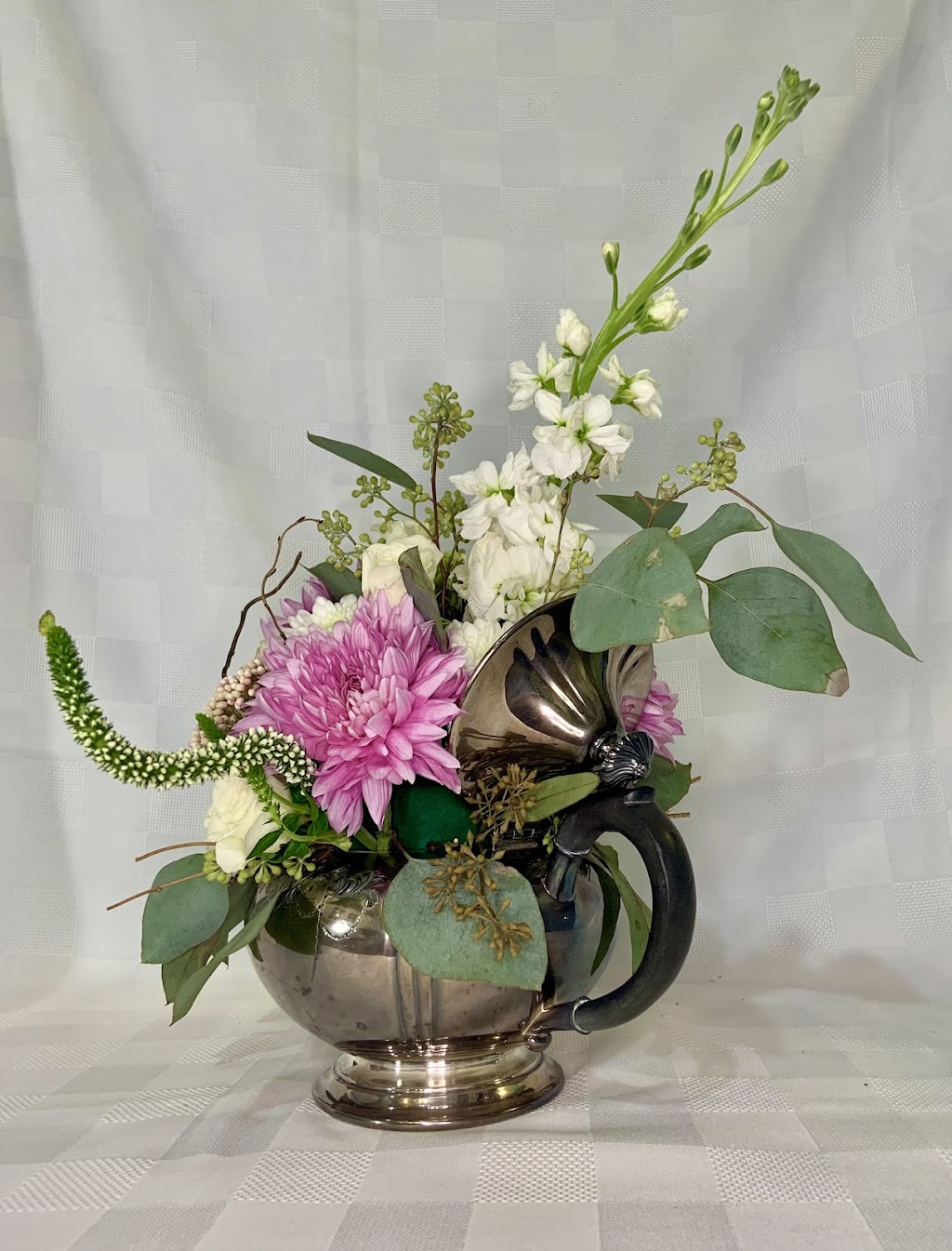 Westie Flowers | 5020 54 Ave, Eckville, AB T0M 0X0, Canada | Phone: (403) 358-8414