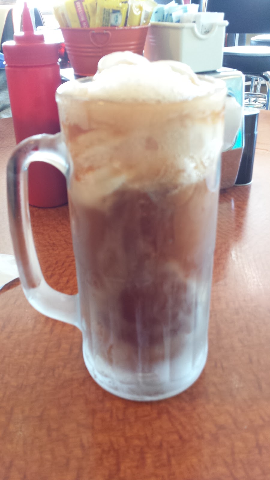 A&W Restaurant | 208 N Main St, Yale, MI 48097, USA | Phone: (810) 387-4052