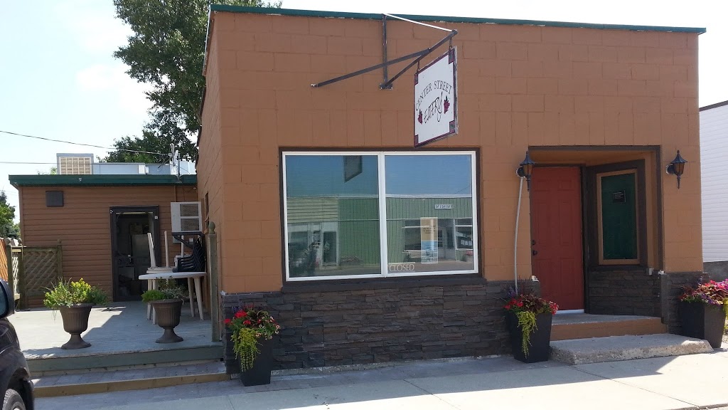 Center Street Eatery | 5 Centre St, Arrowwood, AB T0L 0B0, Canada | Phone: (403) 534-3747