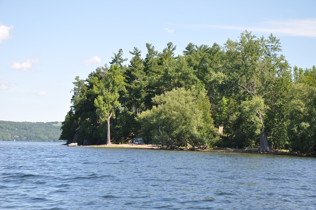 Quebec Lodge | 8205 Chem. du Lac, Hatley, QC J0B 4B0, Canada | Phone: (819) 574-7568
