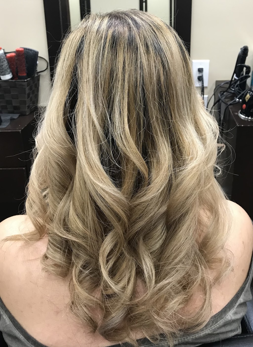 Salon Life | 9330 Bathurst St, Maple, ON L6A 4N9, Canada | Phone: (905) 832-9299