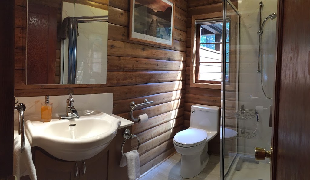 The Cabin Club | 2090 Shawnigan Lake Rd, Shawnigan Lake, BC V0R 2W5, Canada | Phone: (866) 575-0043