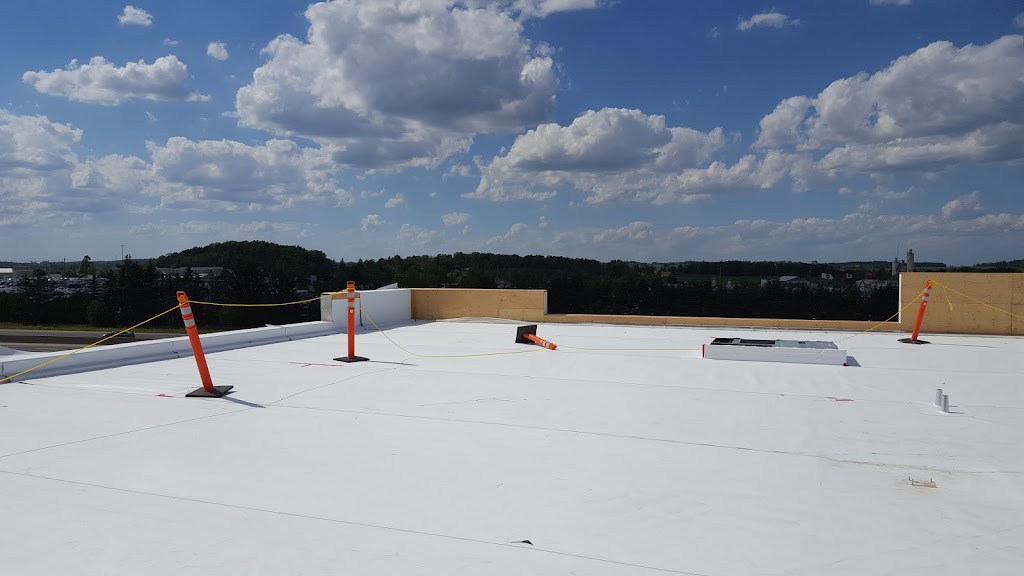 Black and White Commercial Roofing | 61 Shirley Ave, Kitchener, ON N2B 2E2, Canada | Phone: (519) 578-7663