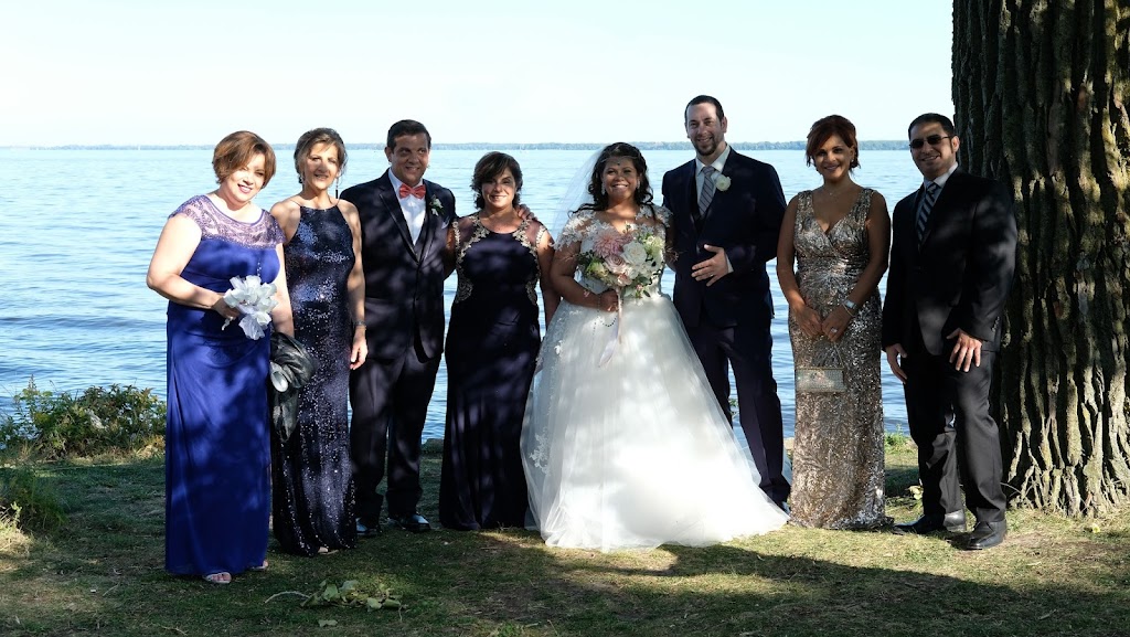 russell & raw photography | 1626 Rue de Champigny, Montréal, QC H4E 1M1, Canada | Phone: (514) 889-2283