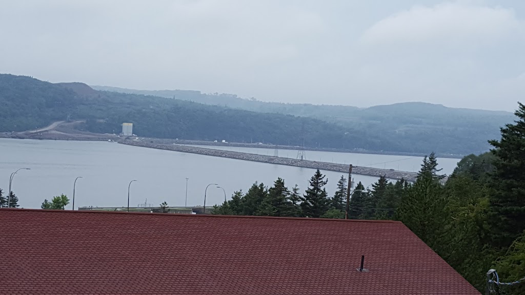 Cape Breton Causeway Inn | 21 Old Victoria Rd, Port Hastings, NS B9A 1L2, Canada | Phone: (902) 625-0460