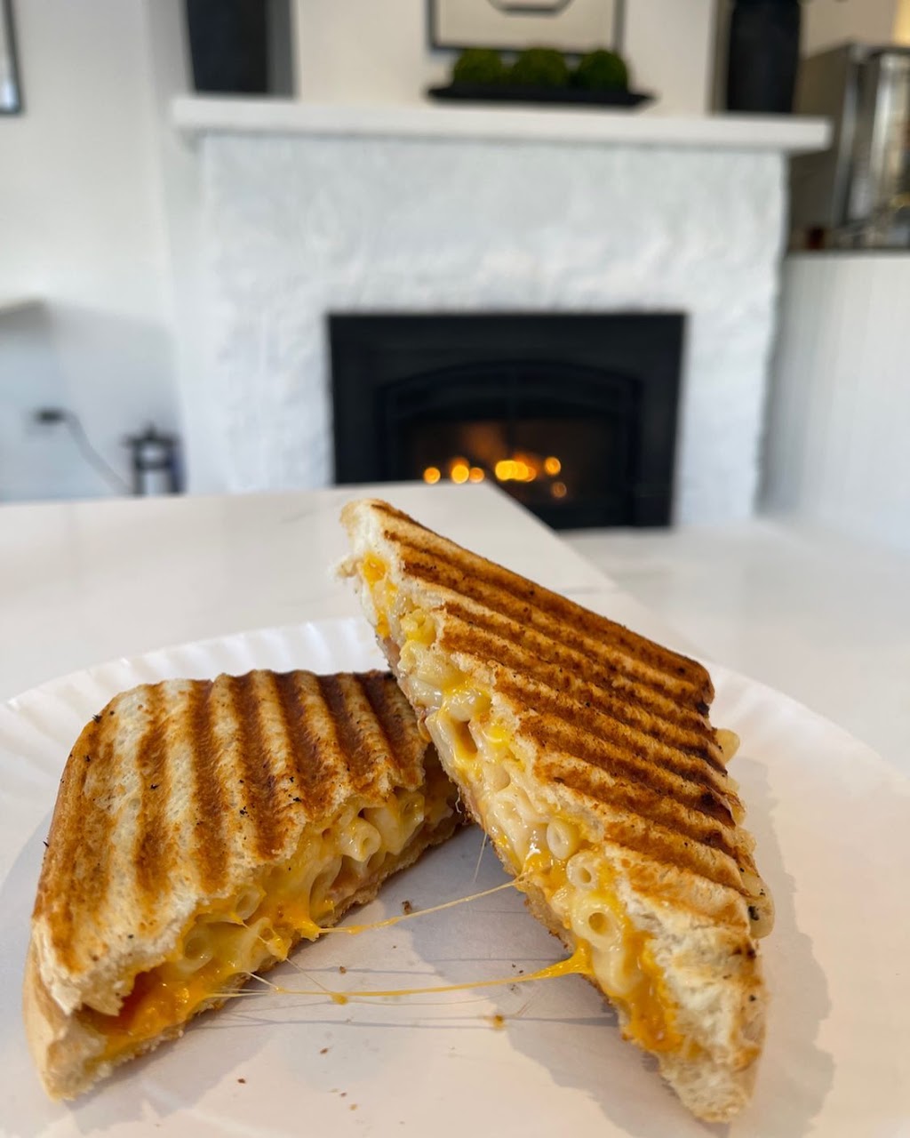 White Cottage Cafe | 45 Lindsay St, Fenelon Falls, ON K0M 1N0, Canada | Phone: (705) 887-7775