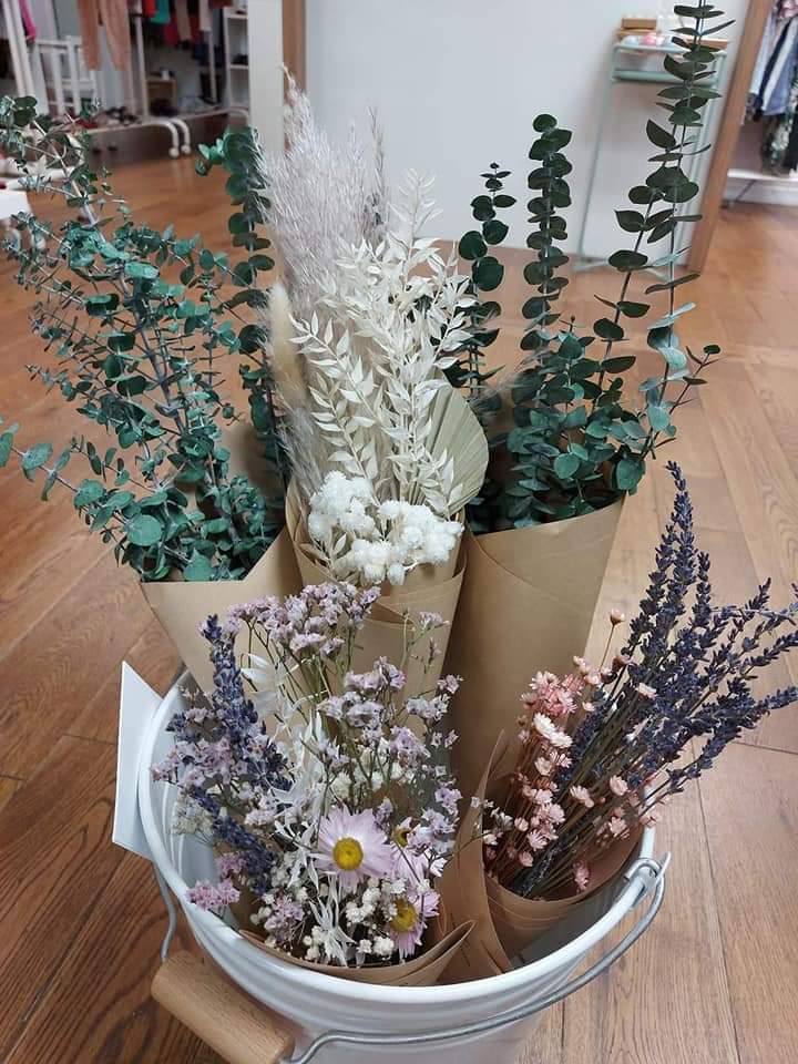 Minis & Mlle | 730 Rue Shefford, Bromont, QC J2L 1C1, Canada | Phone: (450) 534-0007