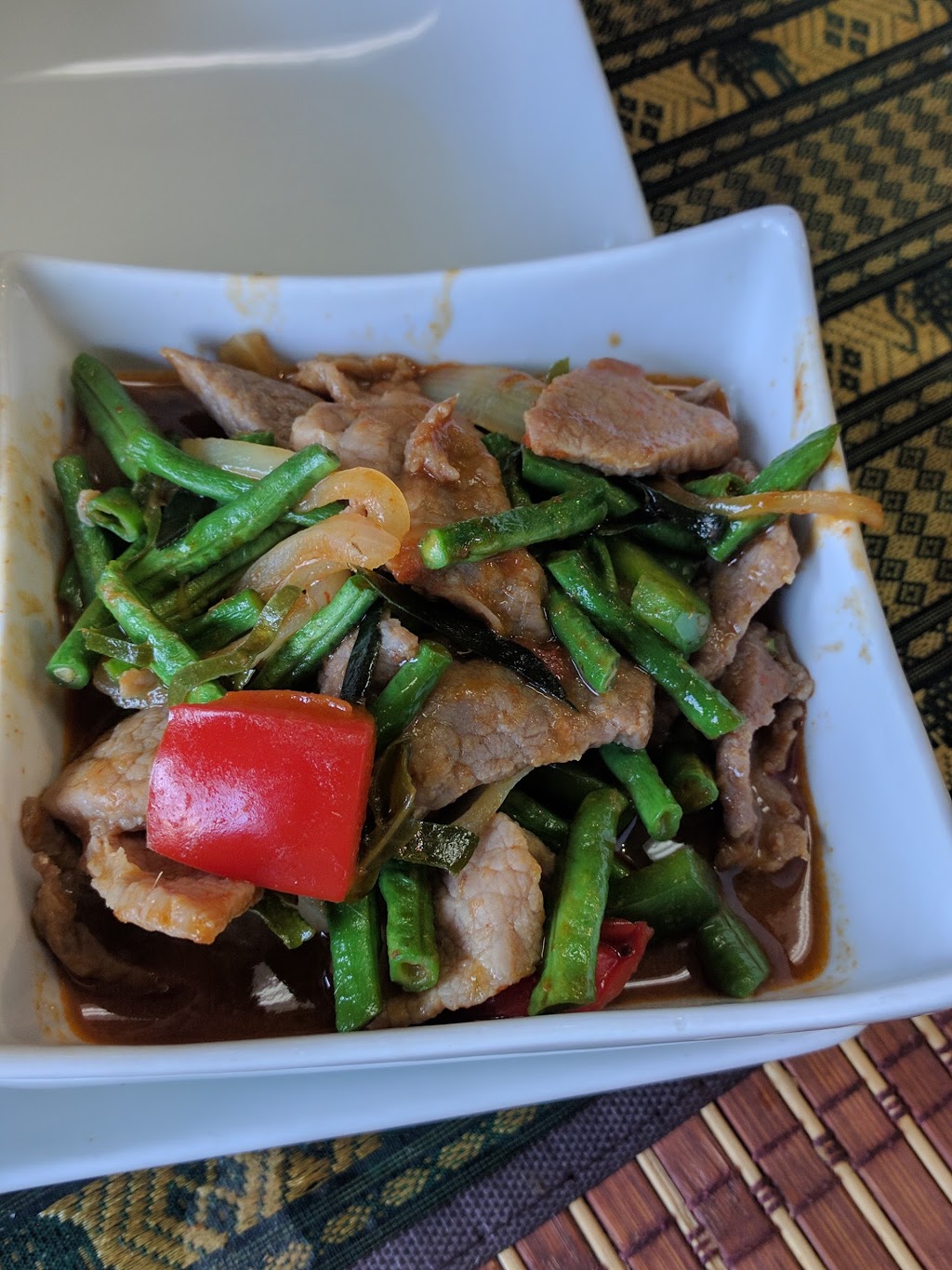 Malinees Thai House | 300 Taunton Rd E, Oshawa, ON L1H 7K4, Canada | Phone: (905) 240-4699