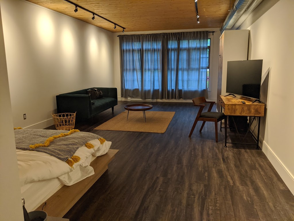 Lofts du Village | 2 Chemin Padden, Chelsea, QC J9B 1J6, Canada | Phone: (819) 827-5300