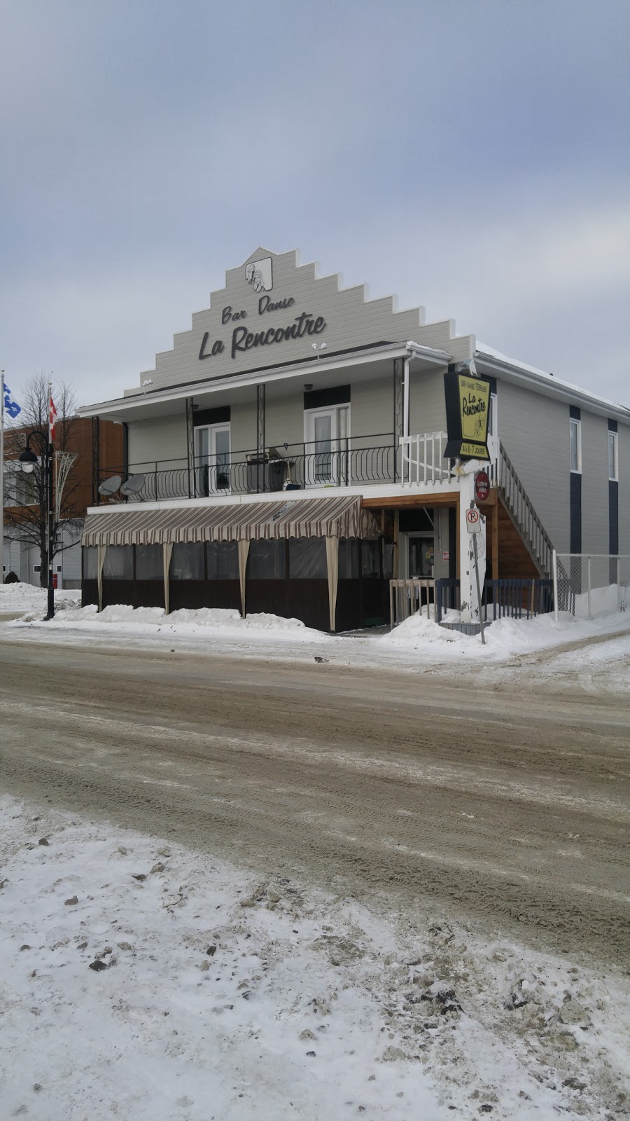 Bar La Recontre | 177 Boulevard St Michel, Dolbeau-Mistassini, QC G8L 4P1, Canada | Phone: (418) 276-8363