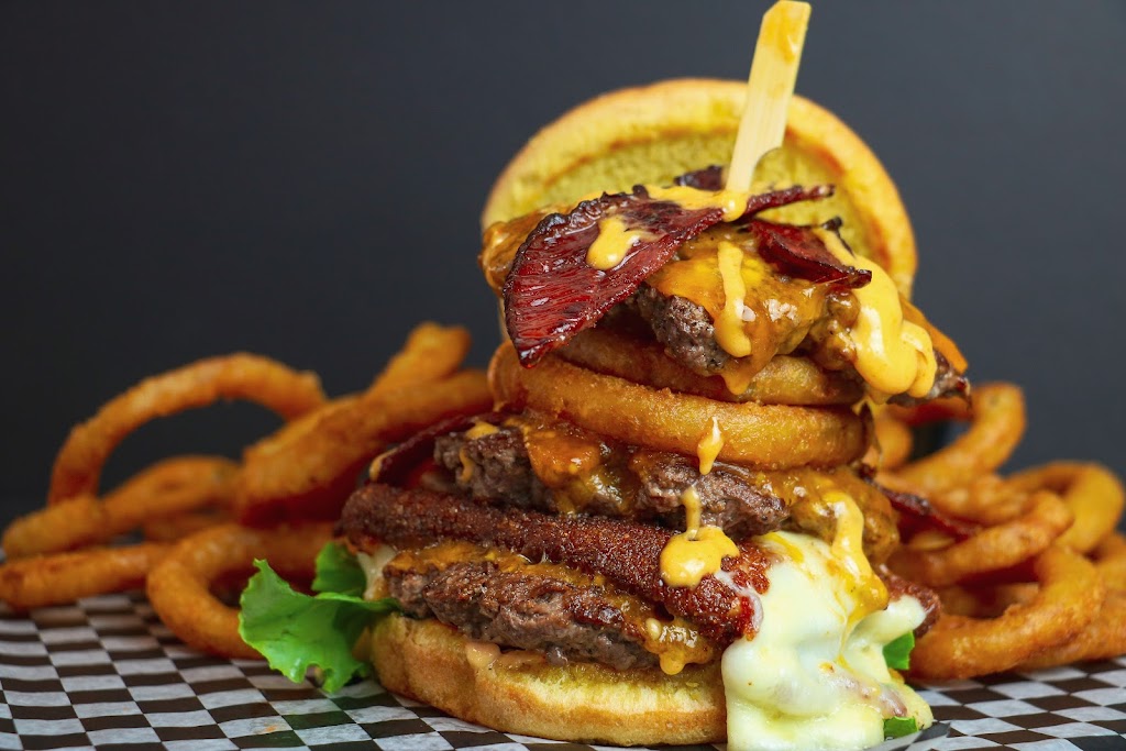 The Burger Bros (Lakeshore) | 2240 Lake Shore Blvd W Unit 104, Etobicoke, ON M8V 0B1, Canada | Phone: (647) 348-5775