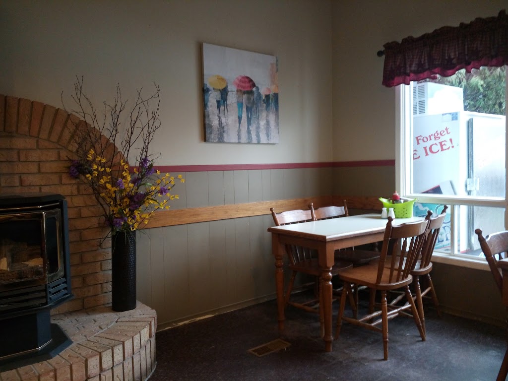 Ernis Place Restaurant & Pizza | 171 Smith St, Arthur, ON N0G 1A0, Canada | Phone: (519) 848-3541