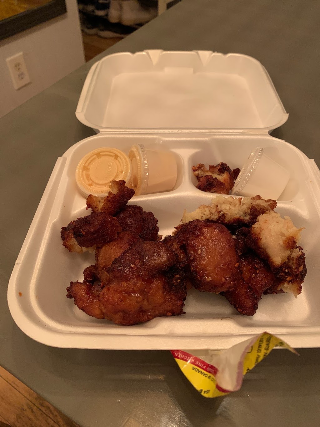 Oinegs Kosher | 360 Saint- Viateur St W, Montreal, QC H2V 4G7, Canada | Phone: (514) 277-3600