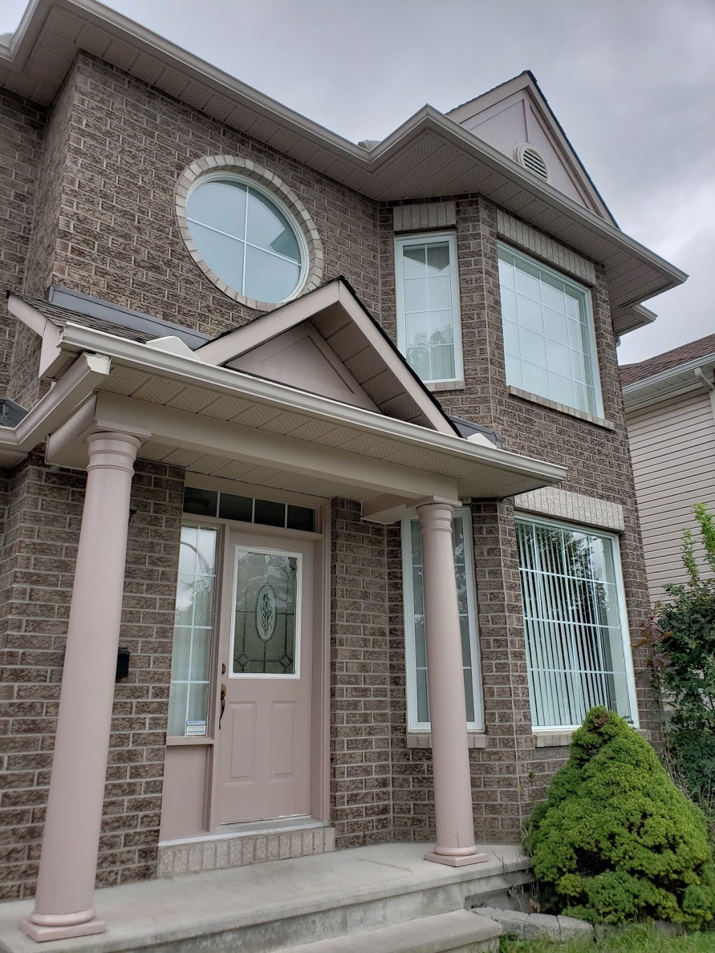 Homestay Chartwell | 64 Chartwell Ave, Nepean, ON K2G 6L7, Canada | Phone: (613) 219-1584
