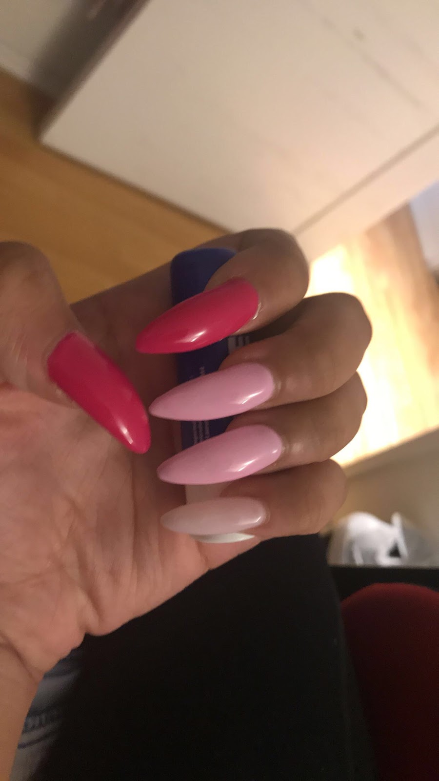 Vikky Ongles | 15732 Boul. de Pierrefonds, Pierrefonds, QC H9H 3P6, Canada | Phone: (514) 626-5702