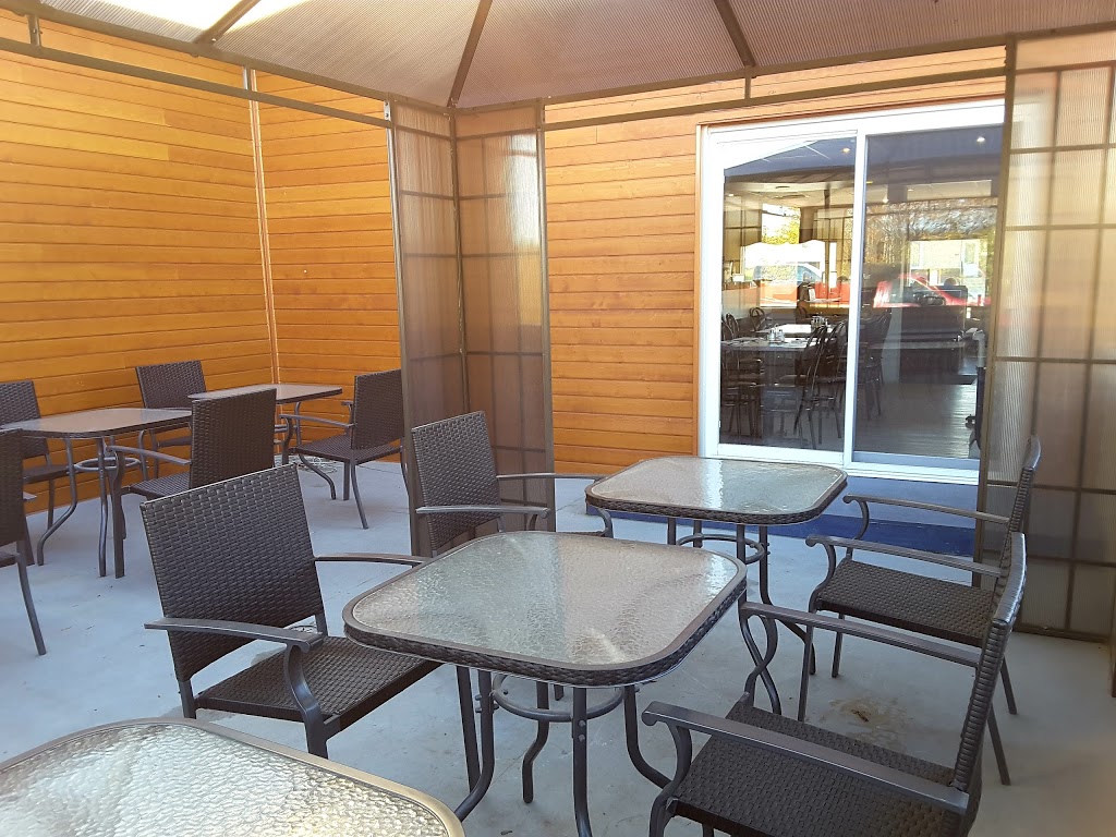 Restaurant Coin du Passant | 1142 Rue Bellevue, Saint-Lambert-de-Lauzon, QC G0S 2W0, Canada | Phone: (418) 889-9654