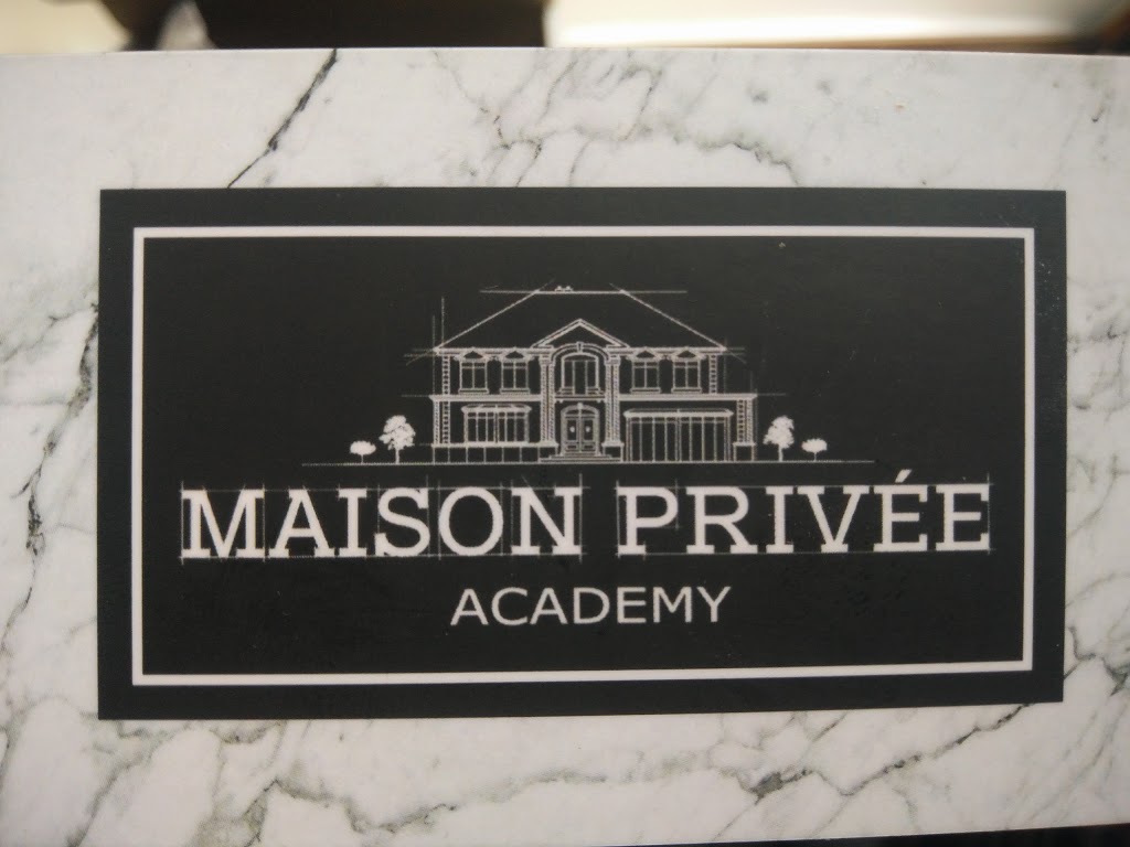 Maison Privée Pointe-St-Charles | hair care | 2031 Rue Wellington, Montréal, QC H3K 1W7, Canada | 5142851562 OR +1 514-285-1562