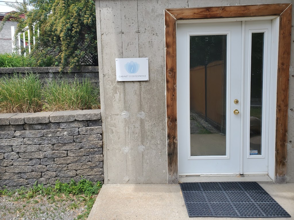 Eléonore Vélicité, Ostéopathe D.O. - Québec | 1098A Ave Royale, Quebec City, QC G1E 2A6, Canada | Phone: (581) 980-5616