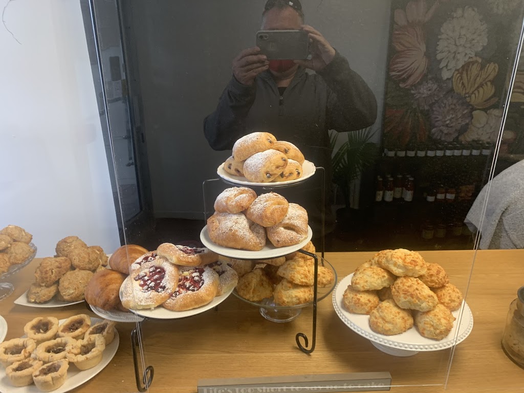 Cest Tout Bakery | 14 Beckwith St S, Smiths Falls, ON K7A 2A8, Canada | Phone: (613) 284-0774