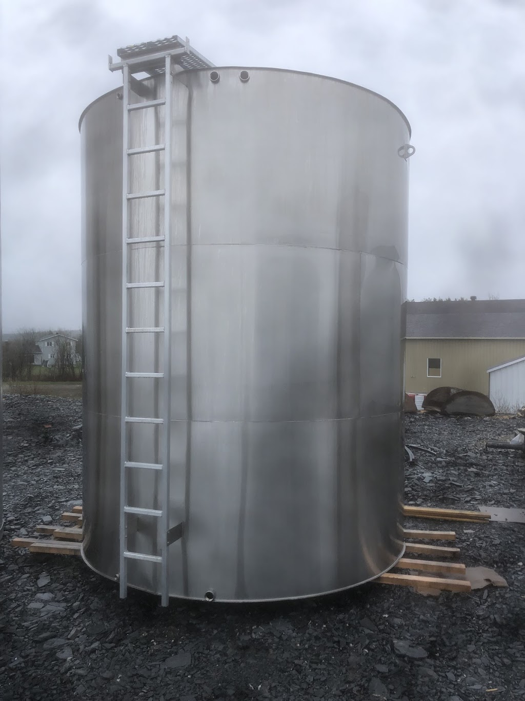E.D&R | 121 QC-147, Coaticook, QC J1A 2S2, Canada | Phone: (819) 578-4762